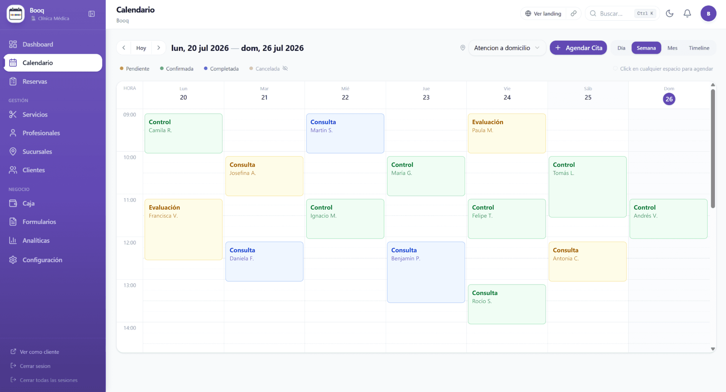 Panel de Booq: vista semanal del calendario con las citas de la semana, cada una con su servicio, su cliente y su estado (pendiente, confirmada o completada).
